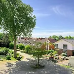 Baltischer Hof 52 *